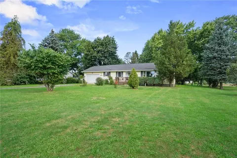 6255 Hatter Rd, Newfane, NY 14108