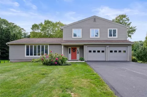 389 Washington St, Ogden, NY 14559