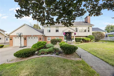 78 Clark St, Ogden, NY 14559