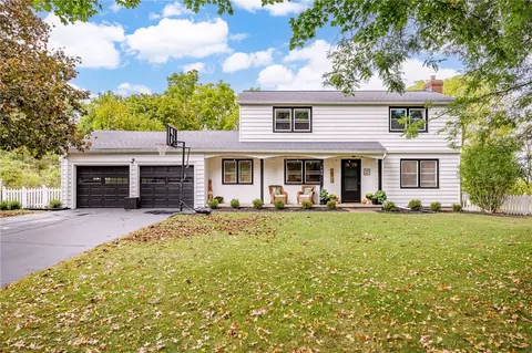 50 Deerfield Dr, Canandaigua, NY 14424