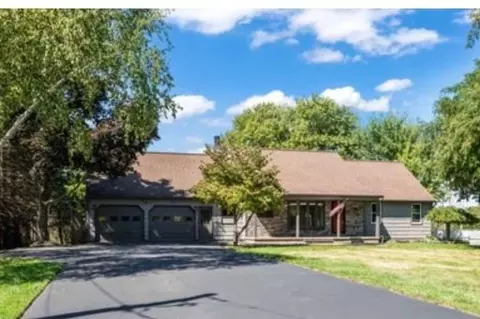 515 Manitou Rd, Parma, NY 14468
