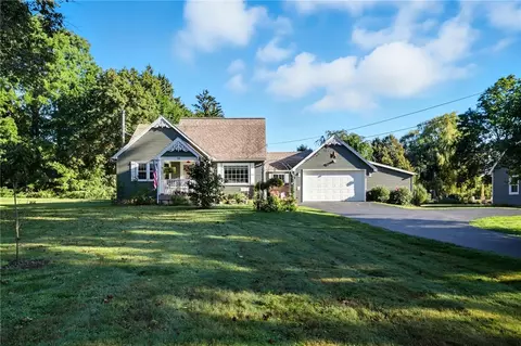 70 Stony Point Rd, Ogden, NY 14624
