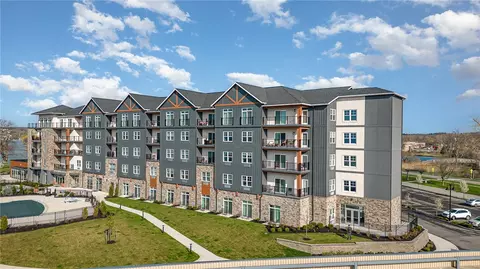 205 Lakeshore Dr #403, Canandaigua, NY 14424
