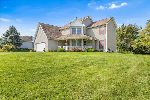 6045 Trillium Trl, Ontario, NY 14519