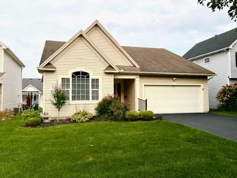116 Creston Ct, Greece, NY 14612