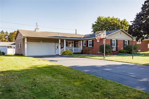 180 Kings Gate N, Irondequoit, NY 14617