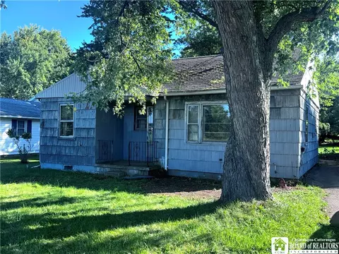 140 Seymour St, Pomfret, NY 14063