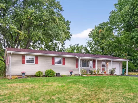 10 Elmwood Cir, Wheatland, NY 14546