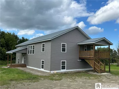 10097 Center Rd, Forestville, NY 14062