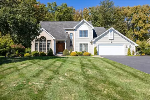 64 Chippenham Dr, Penfield, NY 14526