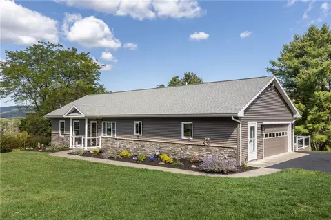 2614 Morrcrest Dr, Corning, NY 14830