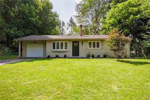 67 Hunters Run, Perinton, NY 14534
