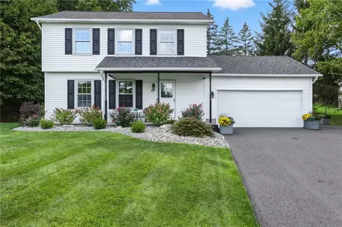 12 Calman Pl, Canandaigua, NY 14424