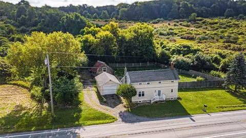 3842 Clover St, Henrietta, NY 14467