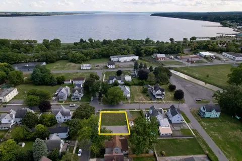 46 Hallenbeck Ave, Geneva City, NY 14456