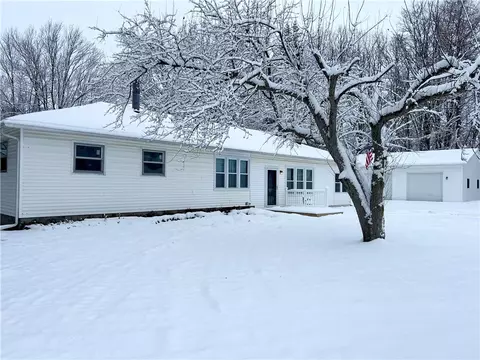 9692 Summit Street Rd, Le Roy, NY 14482