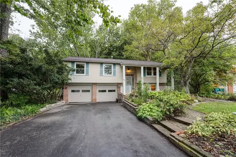 200 Blackwell Ln, Henrietta, NY 14467