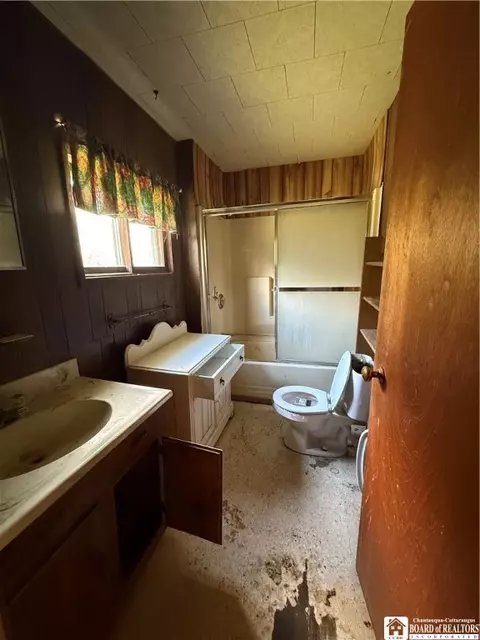 Bath - 137 Conewango Rd, Randolph, NY 14772 photo 1 of 1