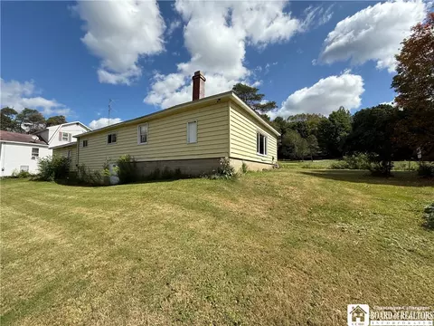 Exterior - 137 Conewango Rd, Randolph, NY 14772 photo 2 of 8