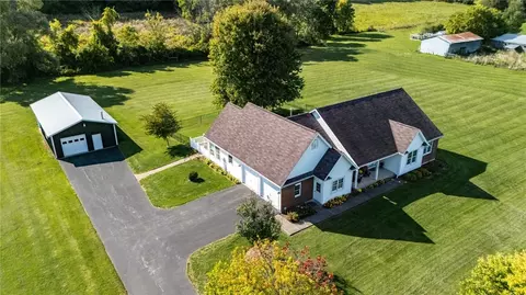 1143 Johnson Rd, Palmyra, NY 14522