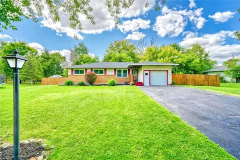 221 Butler Dr, Pittsford, NY 14534