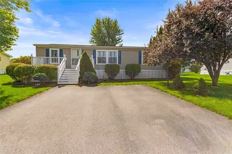 111 Montana Ln, Clifton Springs, NY 14432