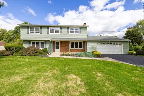 14 Peppermill Dr, Perinton, NY 14450