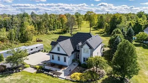 471 Peck Rd, Parma, NY 14559