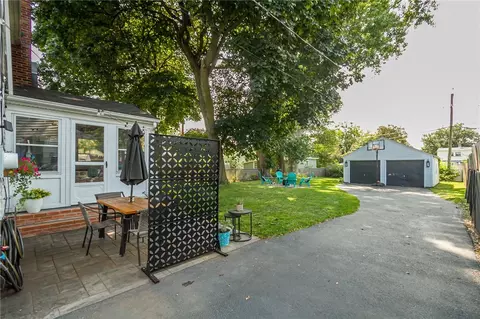 Exterior - 337 Winfield Rd, Irondequoit, NY 14622 photo 7 of 12