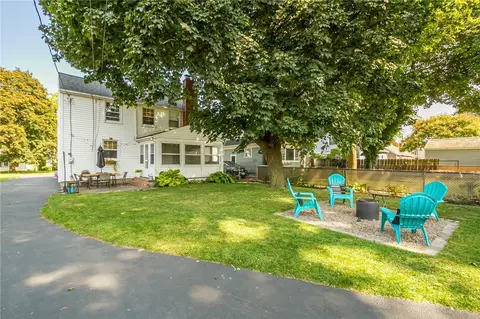 Exterior - 337 Winfield Rd, Irondequoit, NY 14622 photo 6 of 12