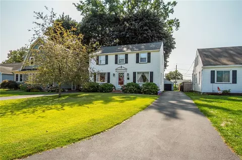 337 Winfield Rd, Irondequoit, NY 14622
