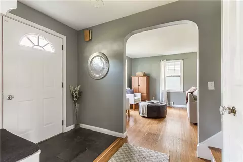 Entry Way - 337 Winfield Rd, Irondequoit, NY 14622 photo 2 of 4