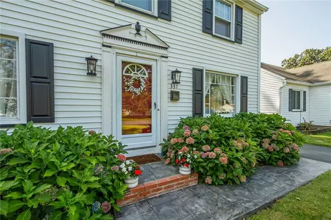 Exterior - 337 Winfield Rd, Irondequoit, NY 14622 photo 3 of 12