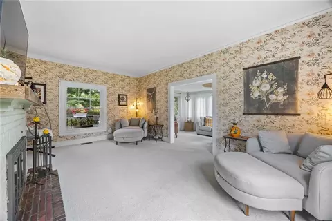 318 Thomas Ave, Irondequoit, NY 14617 photo 5
