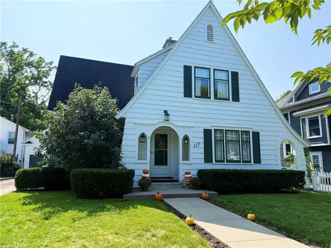 127 Park Ave, Canandaigua, NY 14424