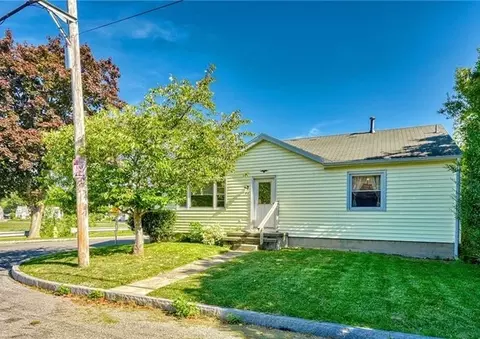 82 Lakeland Ave, Rochester, NY 14612