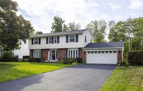 85 Damsen Rd, Greece, NY 14612