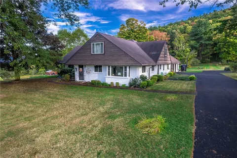 905 Mt Zoar Rd, Southport, NY 14904