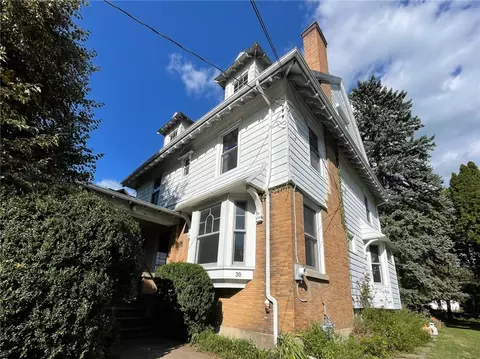 30 Phelps St, Lyons, NY 14489