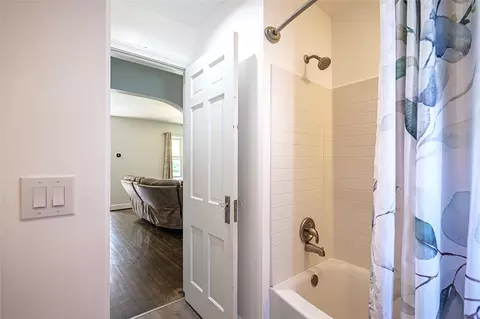Bath - 650 Klem Rd, Webster, NY 14580 photo 4 of 4