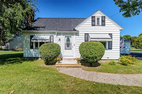 Exterior - 650 Klem Rd, Webster, NY 14580 photo 3 of 14