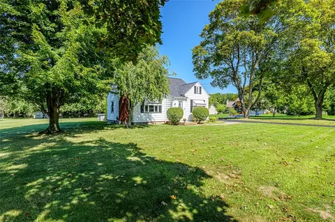 Exterior - 650 Klem Rd, Webster, NY 14580 photo 4 of 14