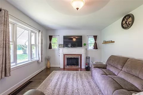 Living - 650 Klem Rd, Webster, NY 14580 photo 2 of 4
