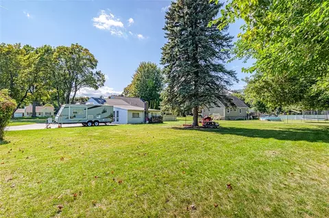 Exterior - 650 Klem Rd, Webster, NY 14580 photo 7 of 14