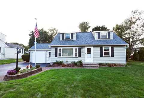 513 Harvest Dr, Greece, NY 14626