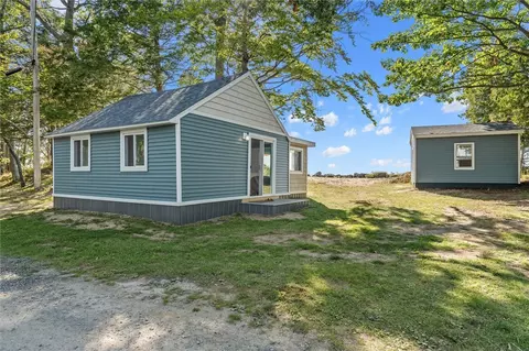 81 N Rainbow Shores Rd, Pulaski, NY 13142