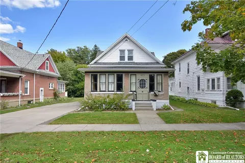 17 Beckman Ave, Westfield, NY 14787