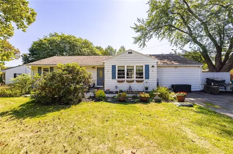 49 Hillcrest Dr, Ogden, NY 14559