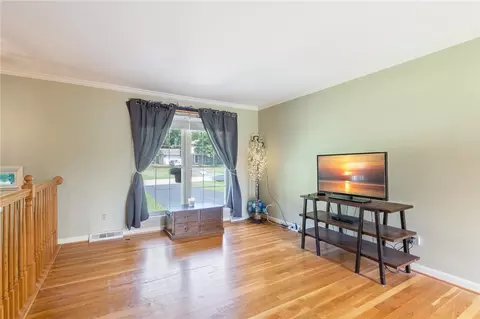 Living - 12 Brooktree Dr, Perinton, NY 14526 photo 4 of 6