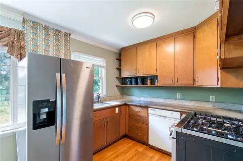 Kitchen - 12 Brooktree Dr, Perinton, NY 14526 photo 1 of 4